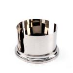 Steel travel plate stand for cake plates